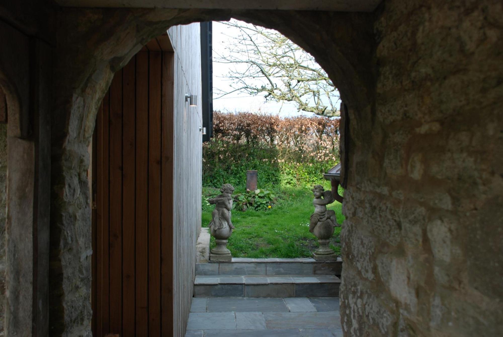 Garden Spring * Teffont Magna